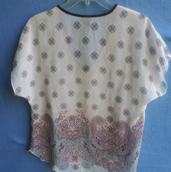 Rue 21 Juniors size Medium Ivory Sheer Top - Picture 4 of 4